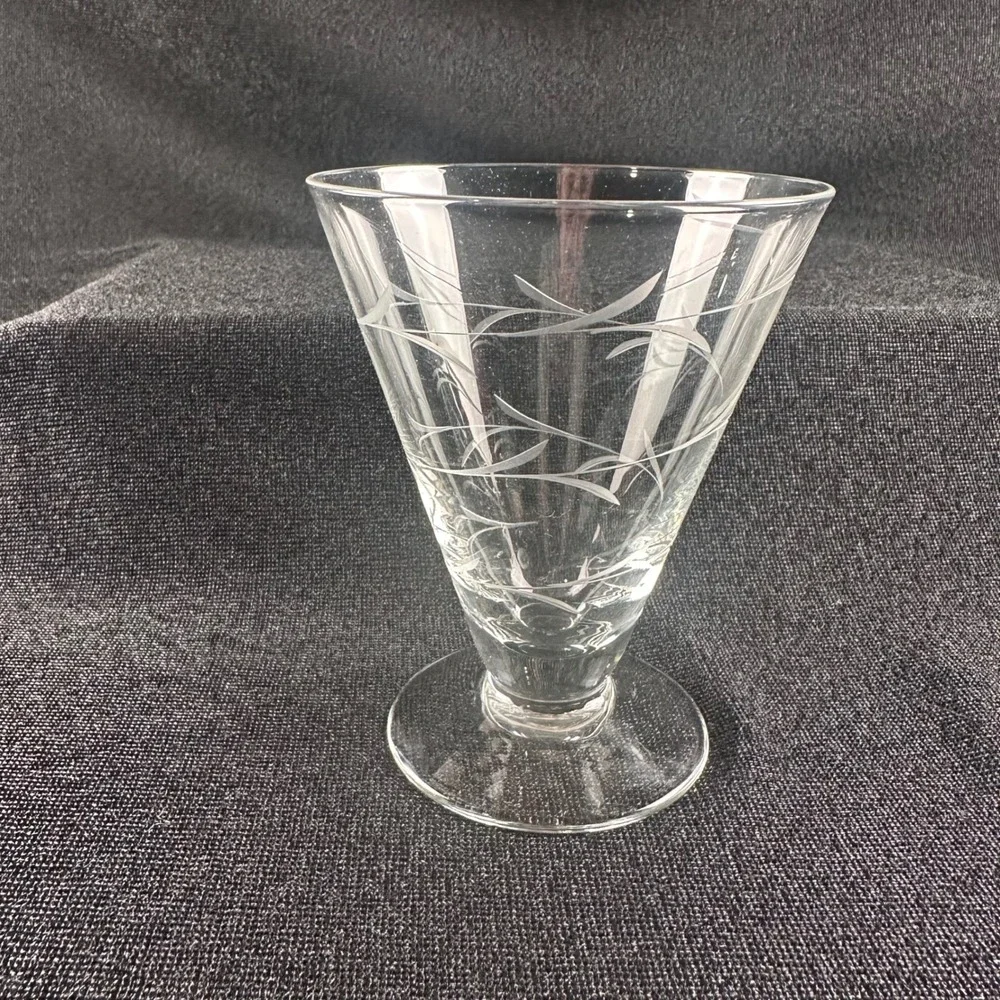 Vintage Etched Vine Footed Pilsner Style Tumbler Glasses Set of 4 Clear 4.75